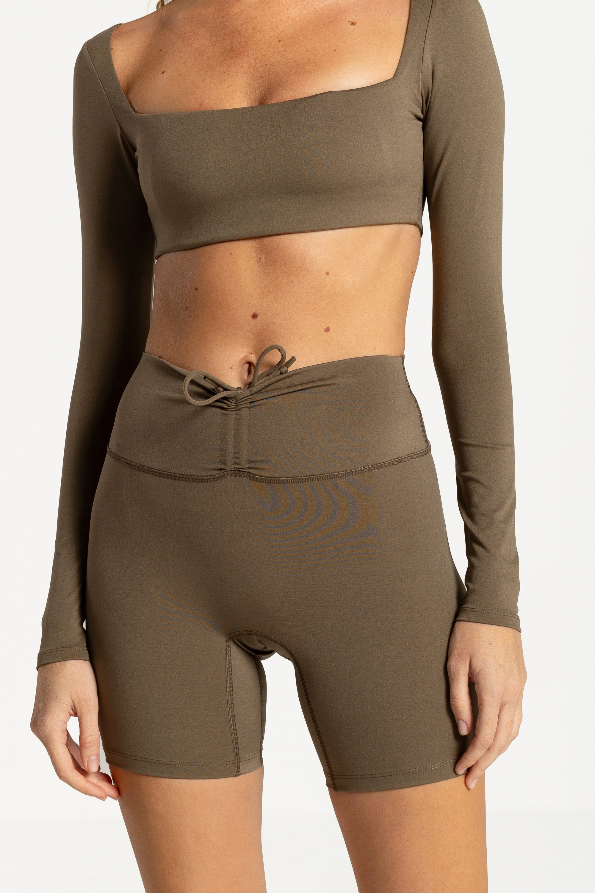Twisted Knot ‘Scrunch’ short 5”